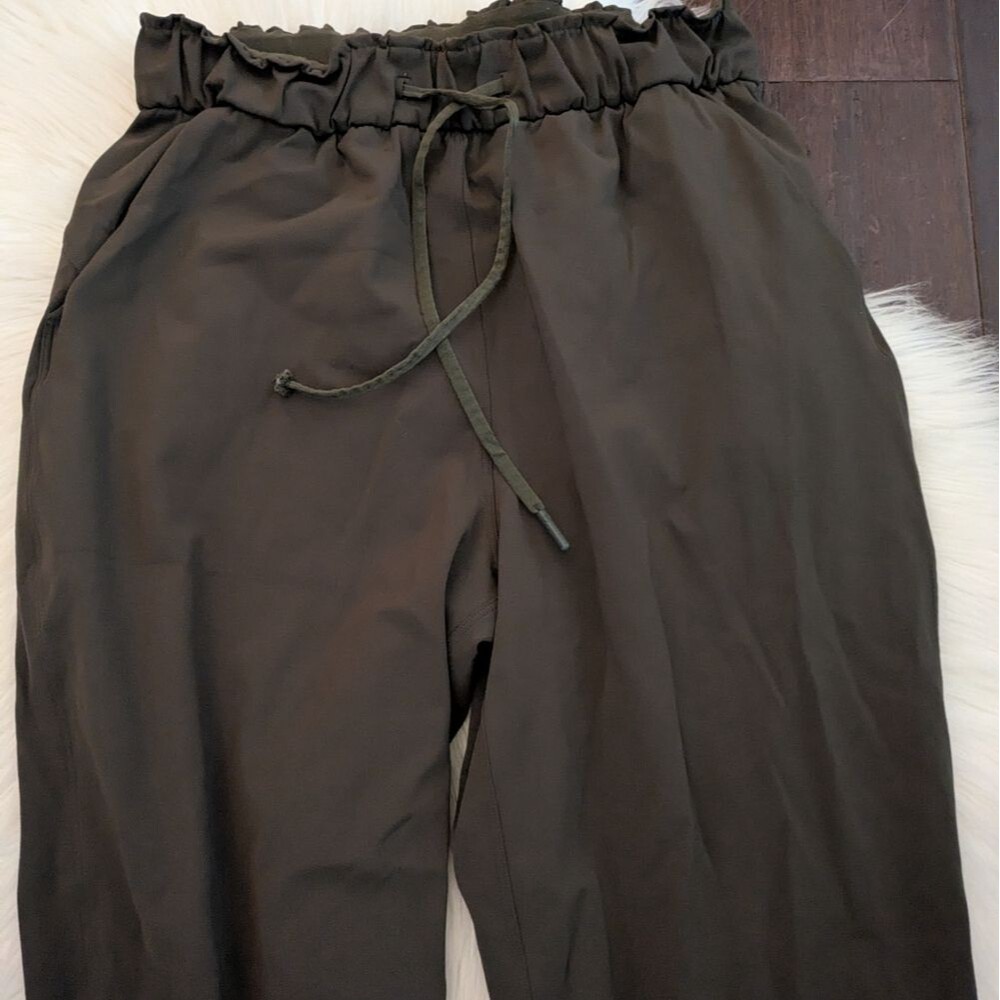 Lululemon Stretch High-Rise Jogger *Full Length Dark Olive Green W5CV4S Size 6 - Picture 4 of 7